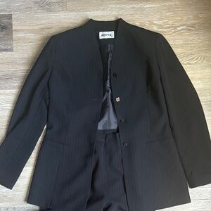 Kasper Women Pant Suit